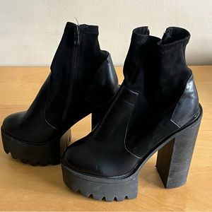 Public Desire Side Zip Platform Heeled Booties in Black - Size 9 (40)
